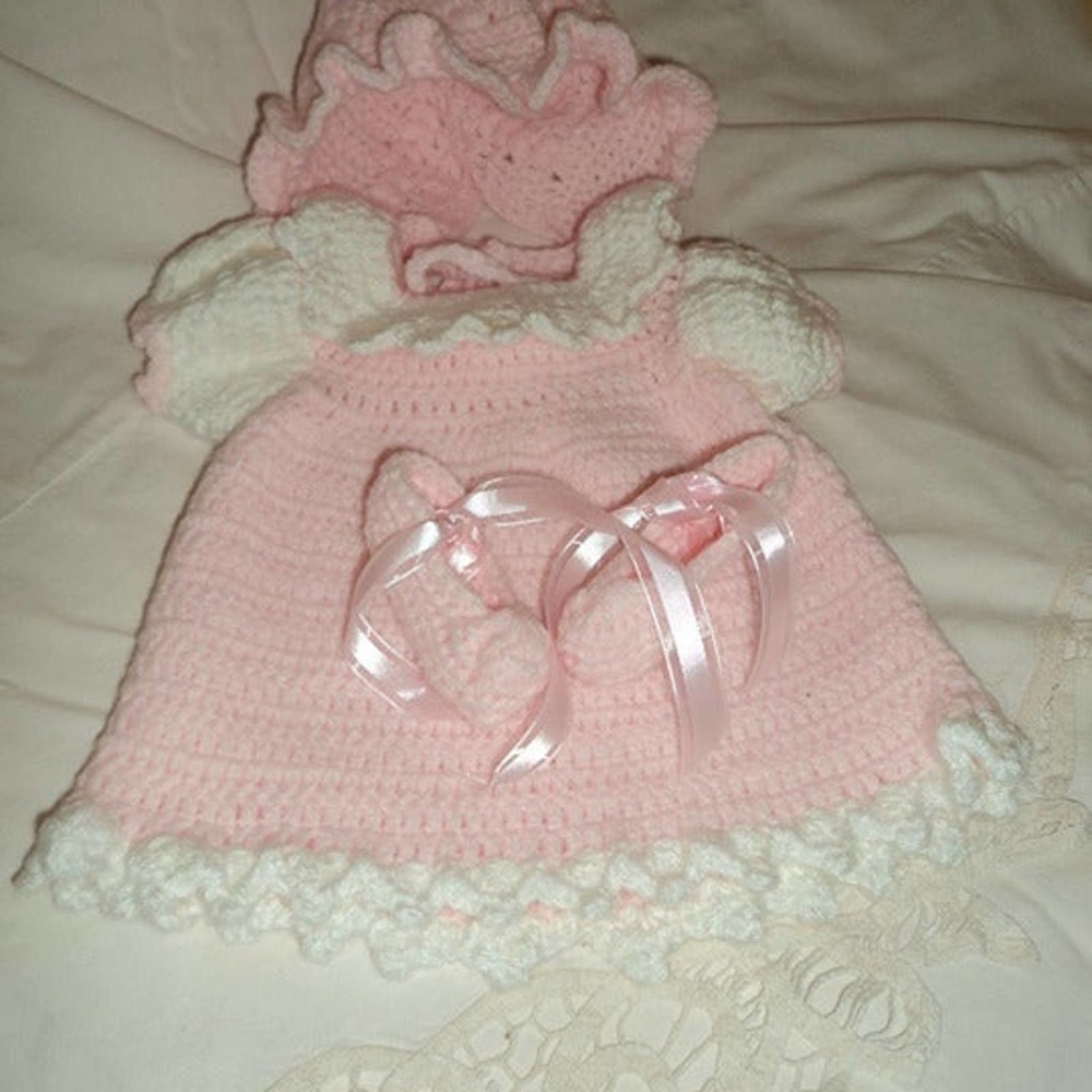 Vintage Baby Dress, Bonnett, slippers 0-3 Mos